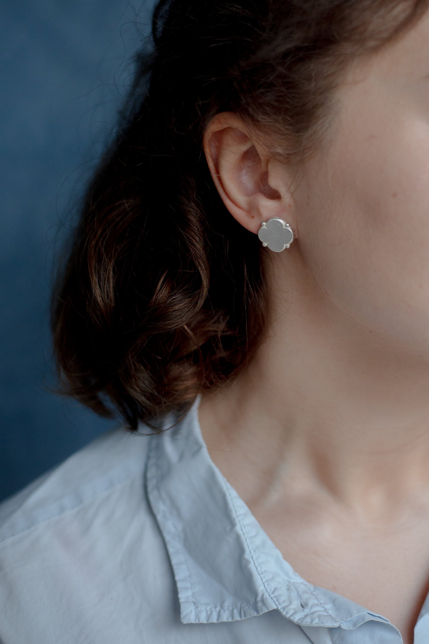 Quatrefoil su taškeliais